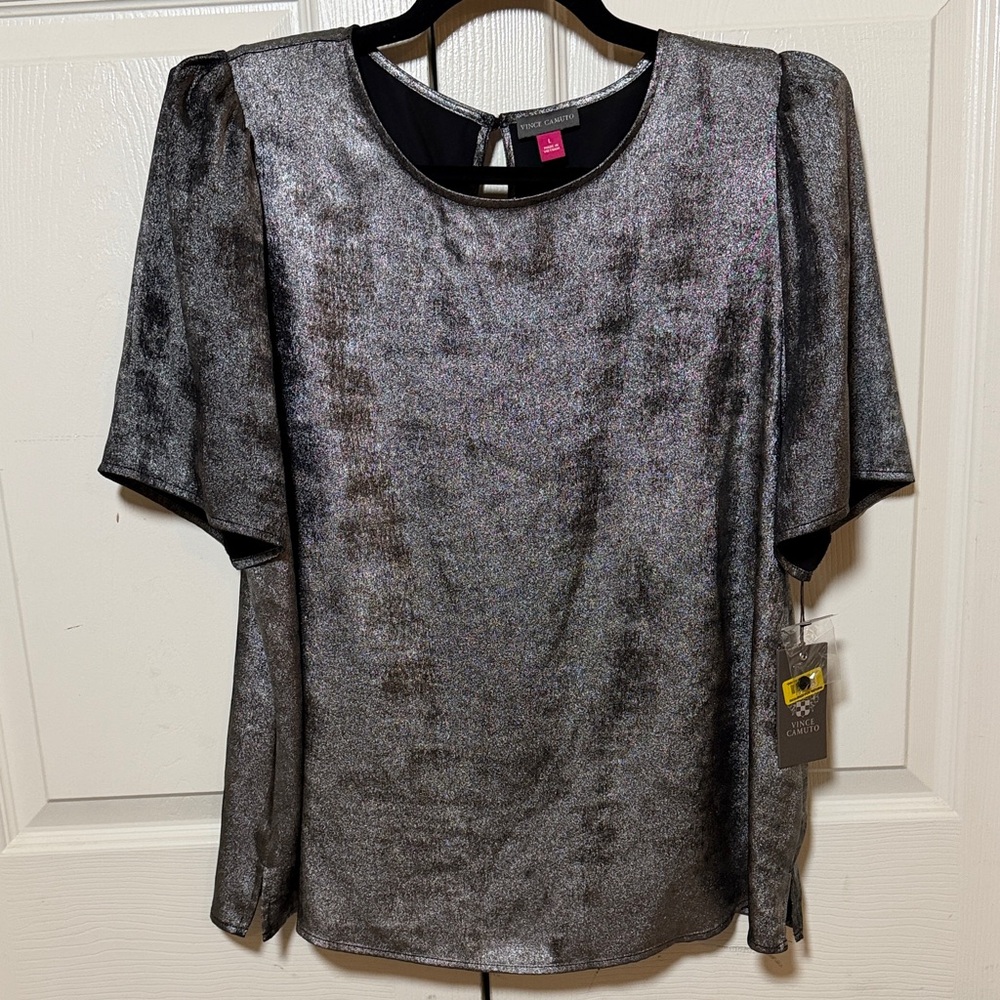 Vince Camuto NWT Metallic Silver Short Sleeve Blouse. Size Large